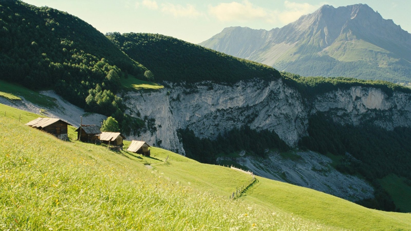 Pâturages et sommets calcaires de la Vallée de l'Arve